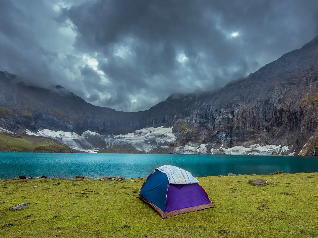Ratti-Gali-Lake-Neelum-1